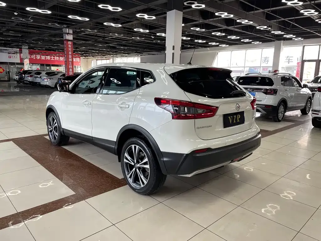 Nissan Qashqai — фото 2