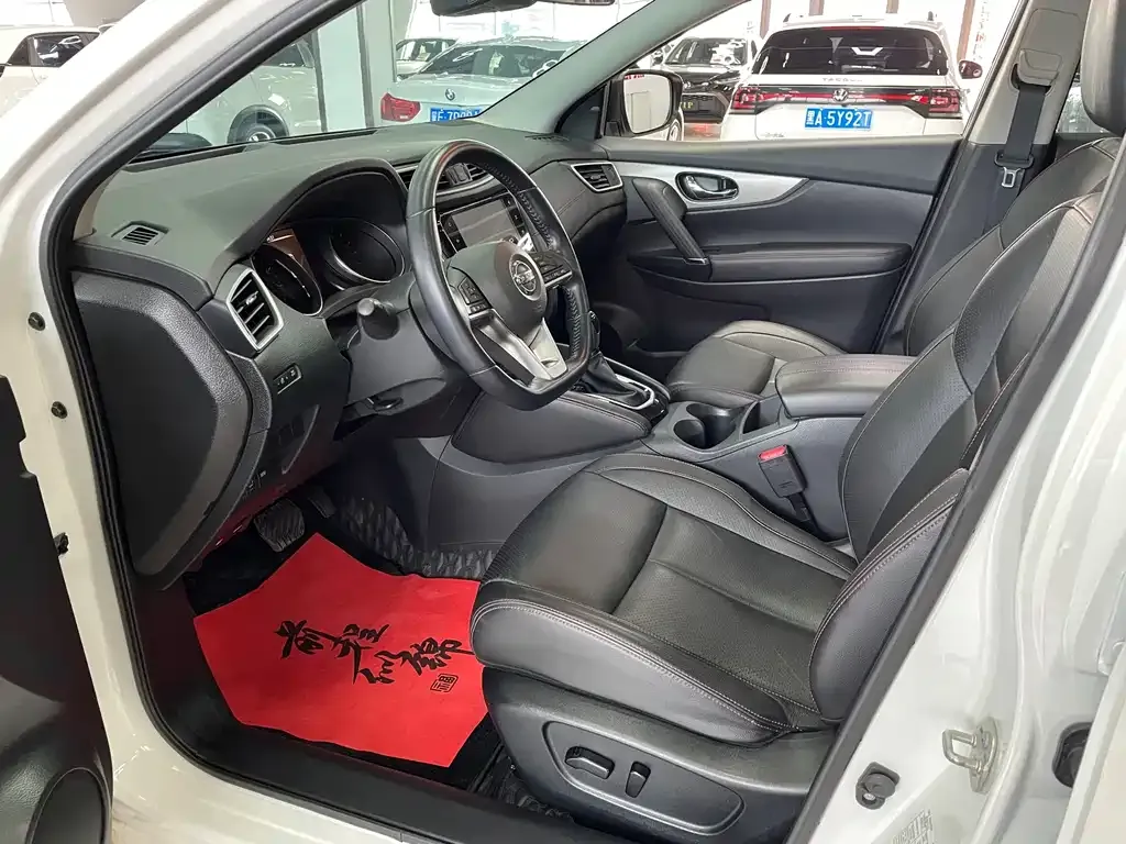 Nissan Qashqai — фото 8
