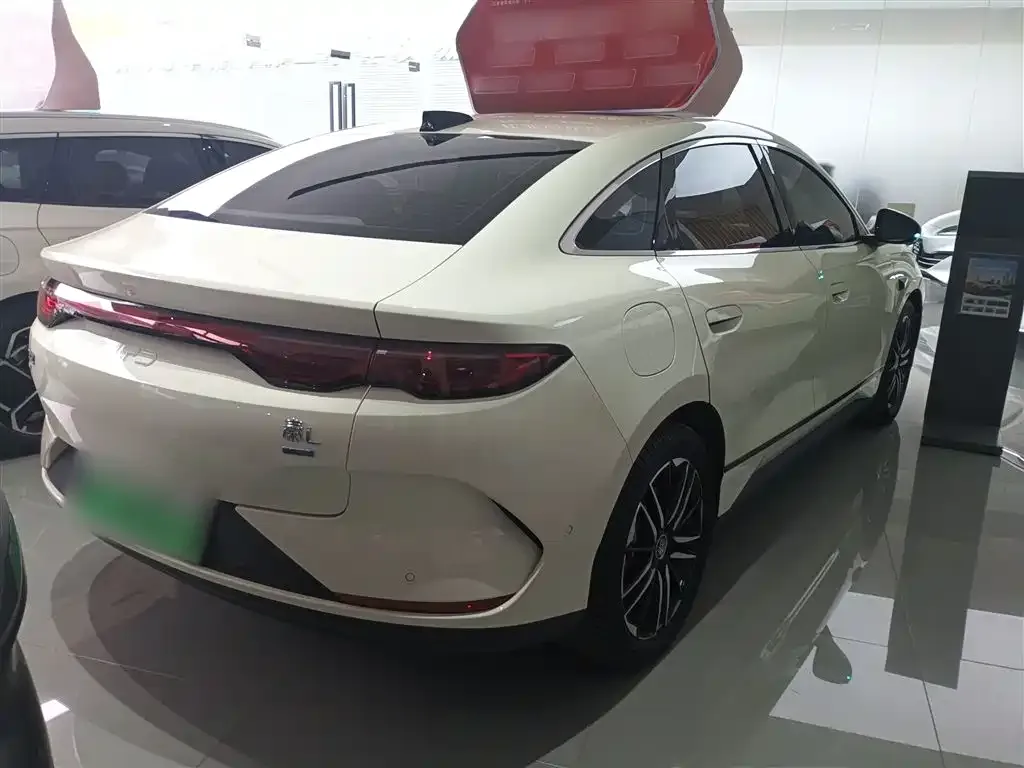 BYD Qin L — фото 3