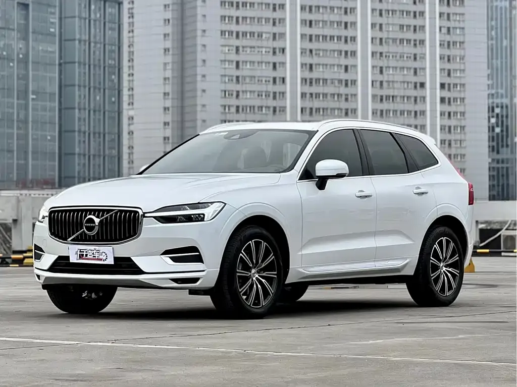 Volvo XC60 — фото 1