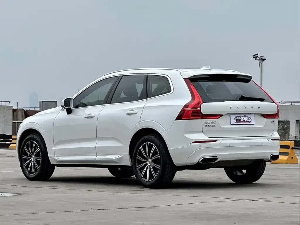 Volvo XC60 — фото 4