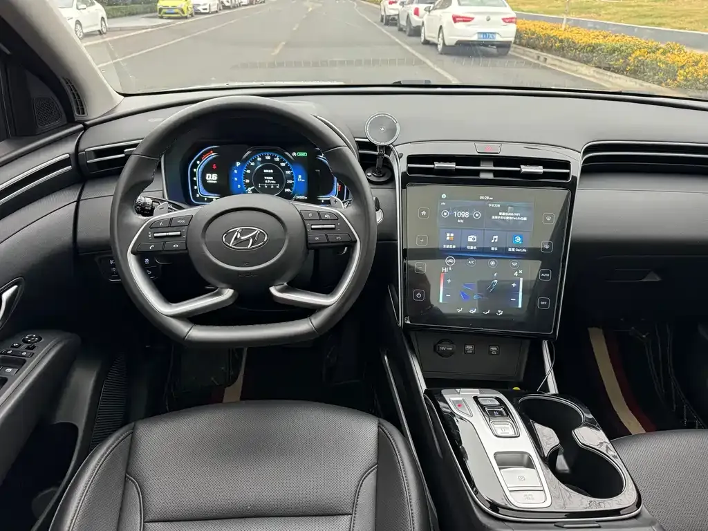Hyundai Tucson — фото 7
