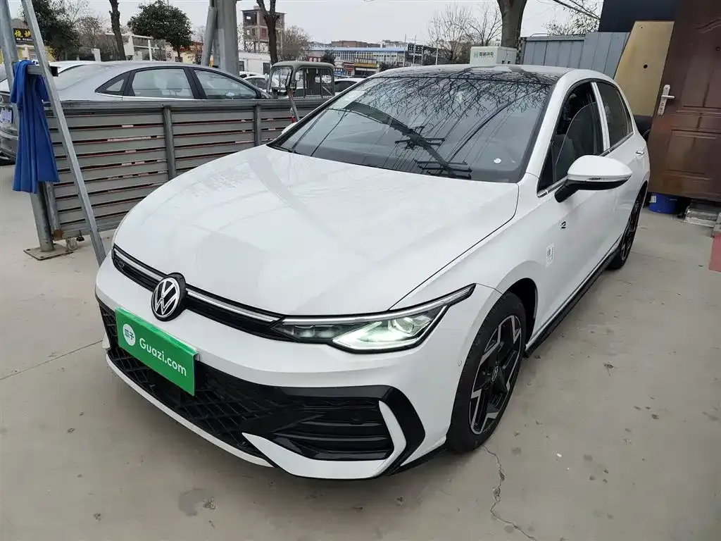 Volkswagen Golf — фото 10