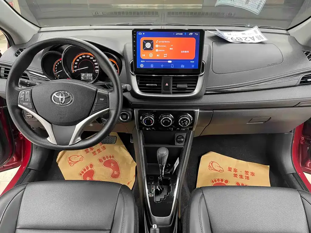Toyota Yaris L — фото 9