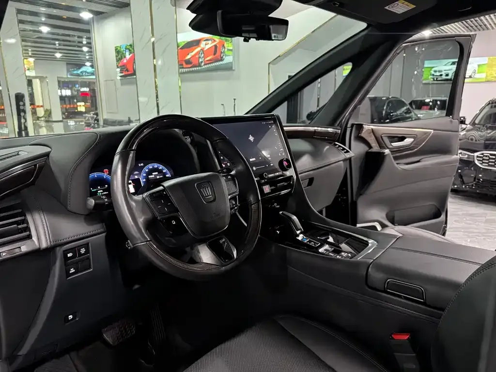 Toyota Vellfire — фото 3