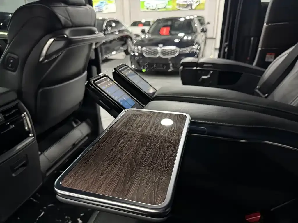 Toyota Vellfire — фото 8