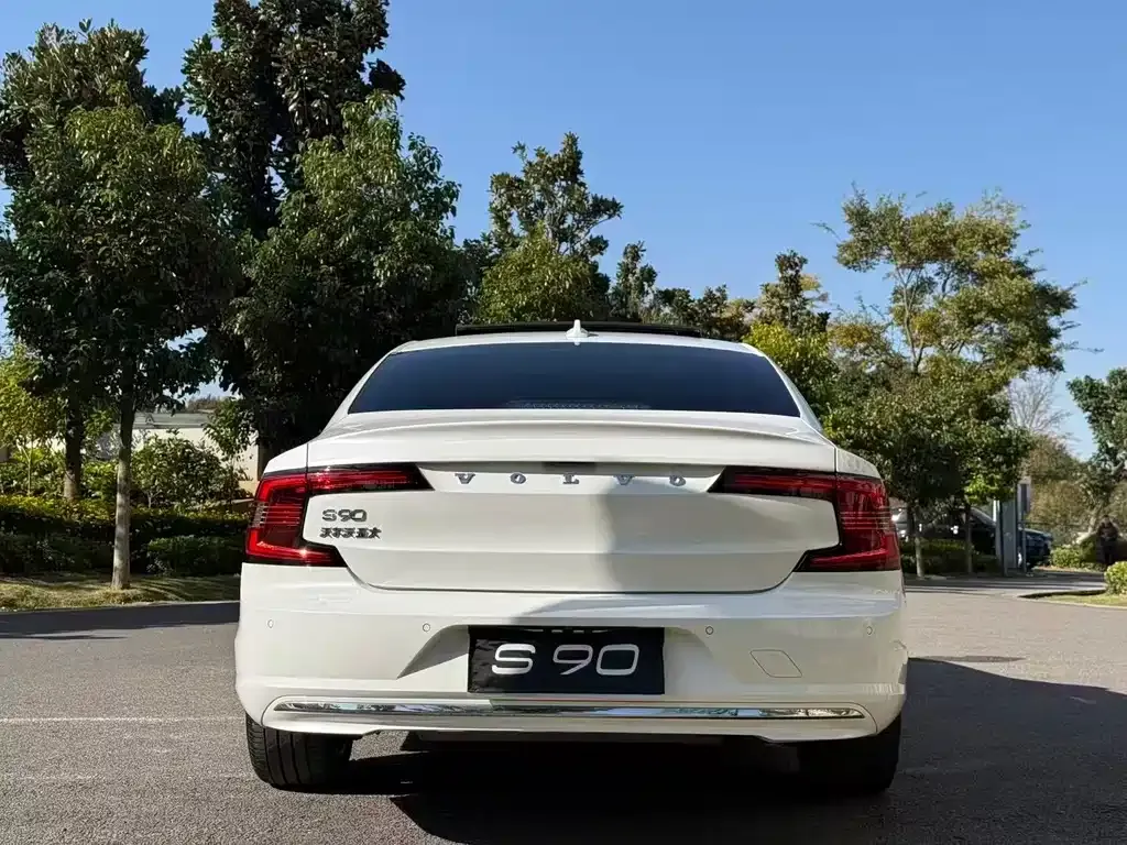 Volvo S90 — фото 8