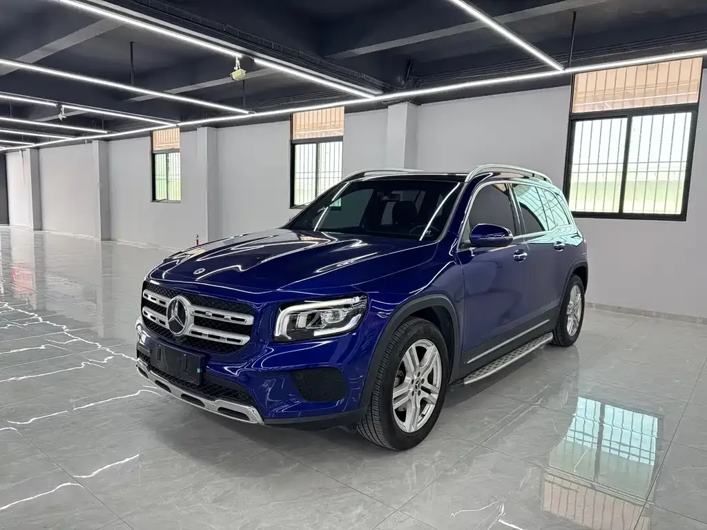 Mercedes-Benz GLB — фото 1