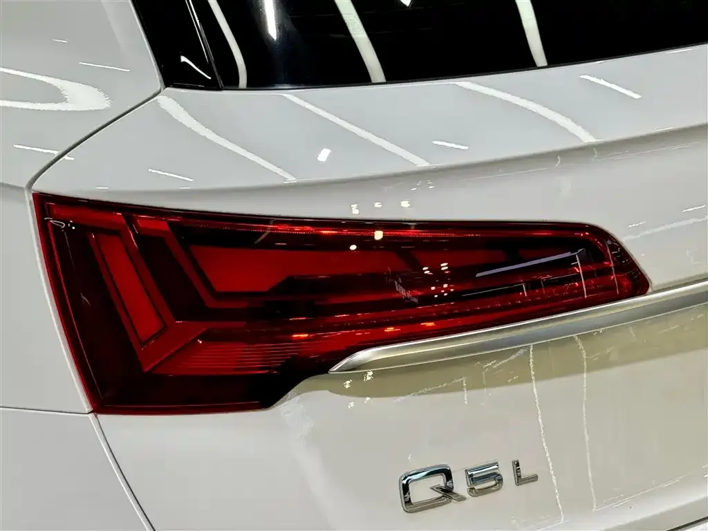 Audi Q5L — фото 2