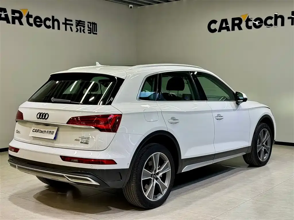 Audi Q5L — фото 7