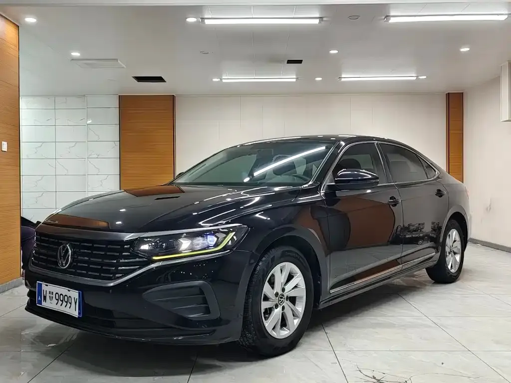 Volkswagen Passat — фото 1