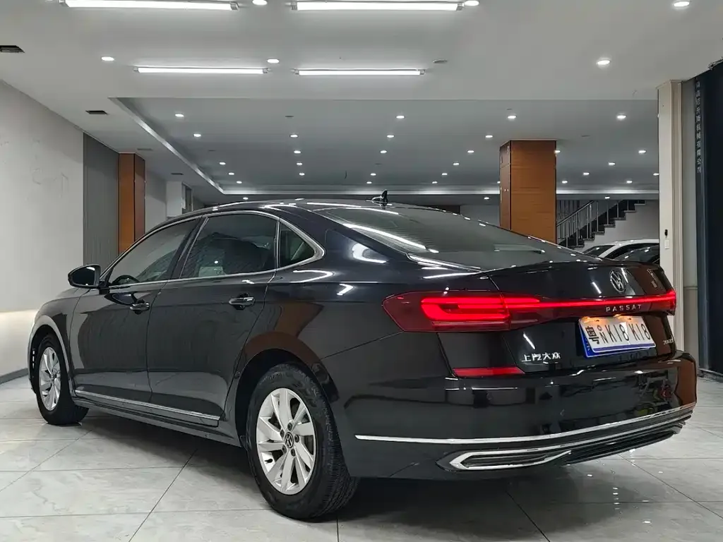 Volkswagen Passat — фото 6