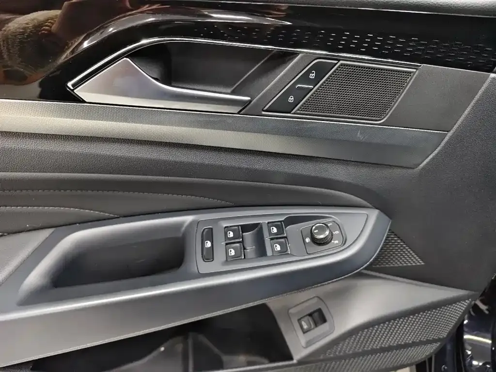Volkswagen Passat — фото 8