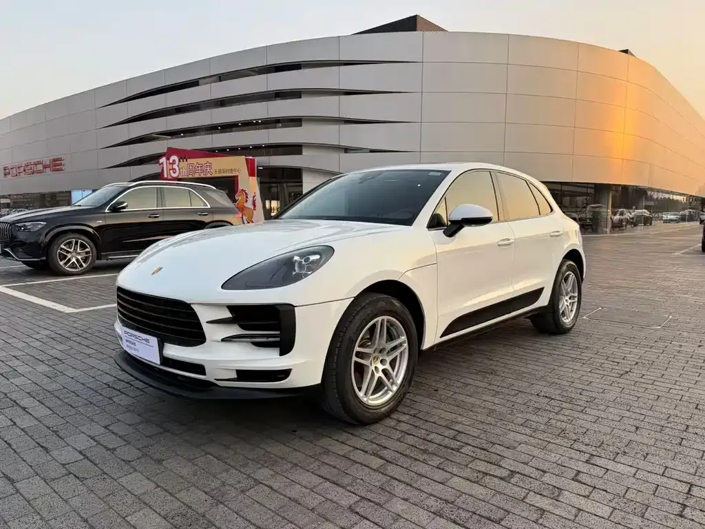 Porsche Macan — фото 1