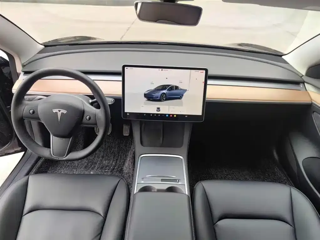 Tesla Model 3 — фото 3