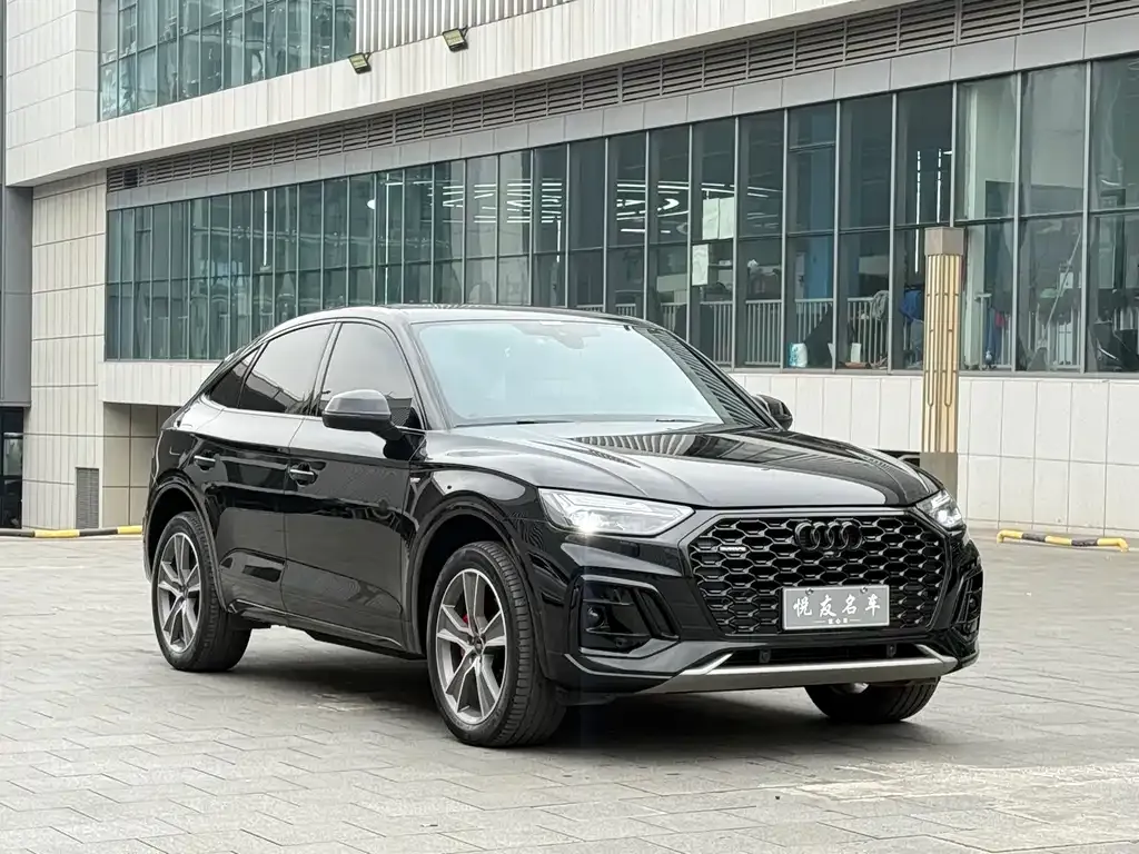 Audi Q5L Sportback — фото 4