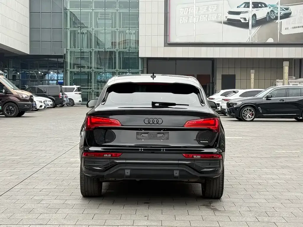 Audi Q5L Sportback — фото 9