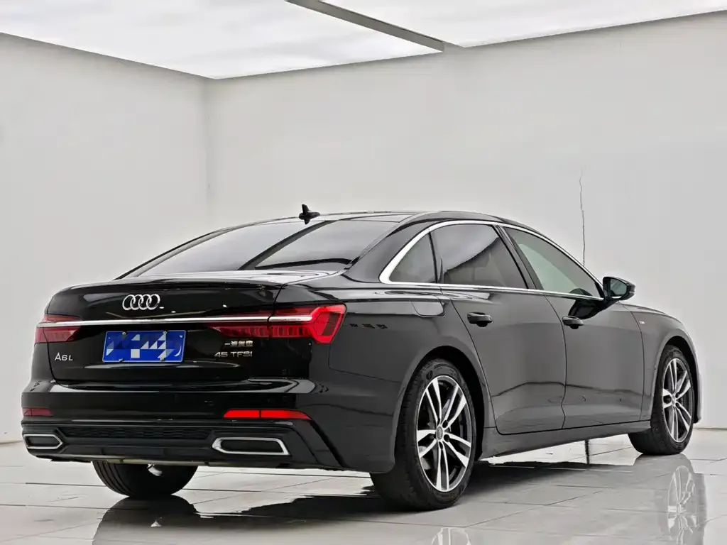 Audi A6L — фото 2