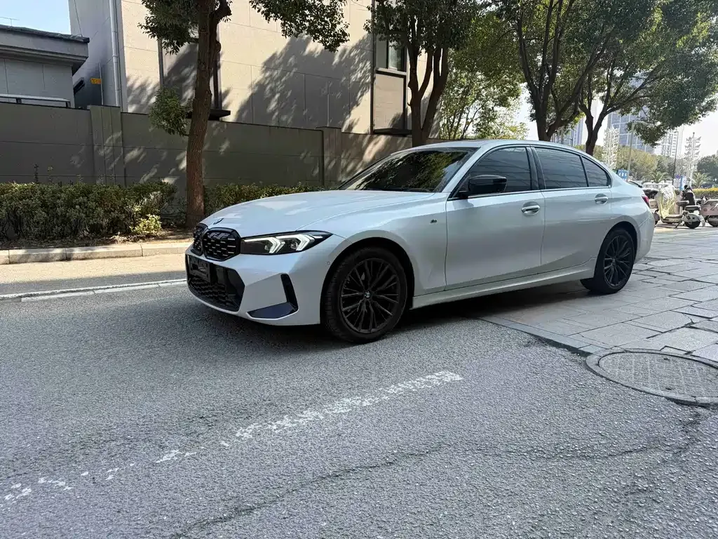 BMW 3 Series — фото 1