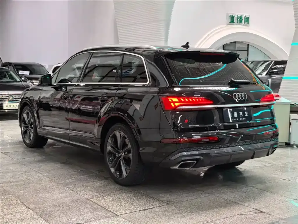 Audi Q7 — фото 5