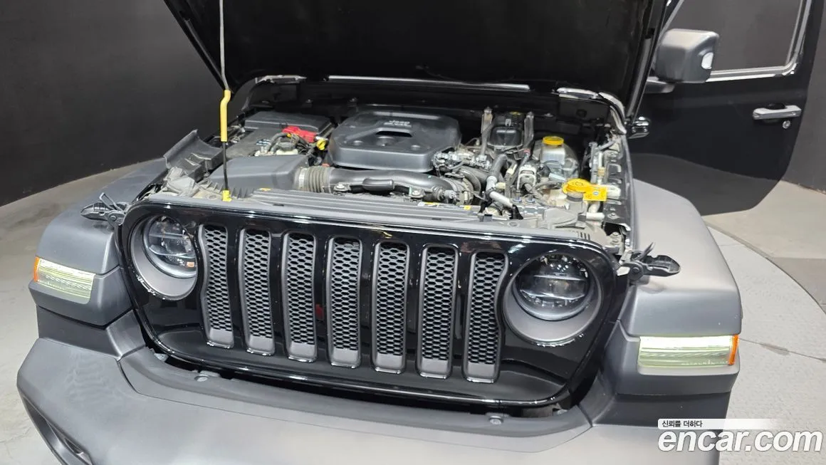 Jeep Wrangler — фото 8