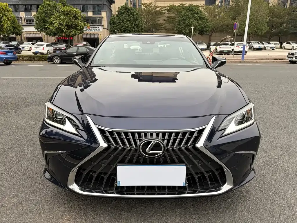 Lexus ES — фото 9