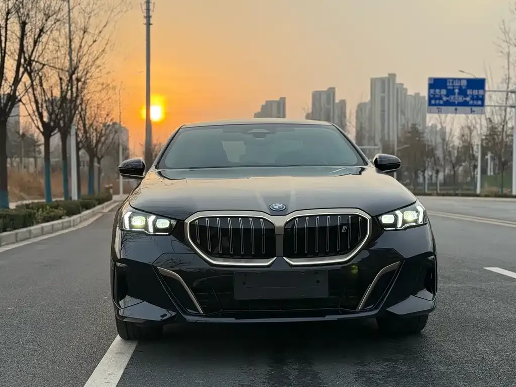 BMW i5 — фото 4