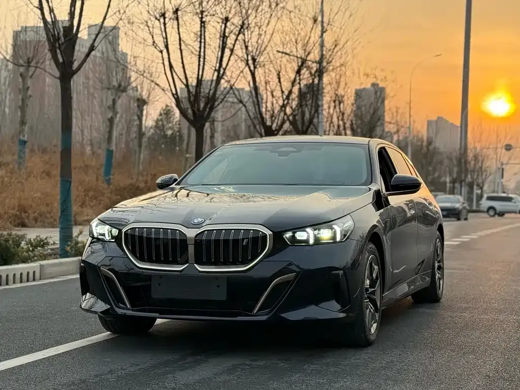 BMW i5 — фото 5