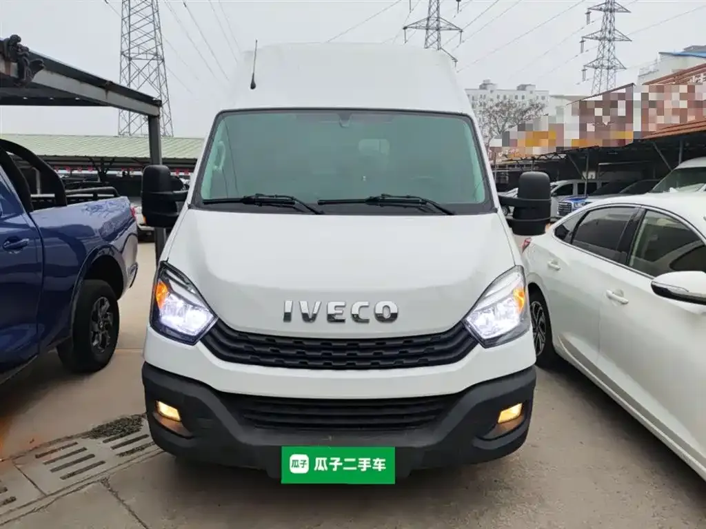 IVECO Ousheng — фото 5