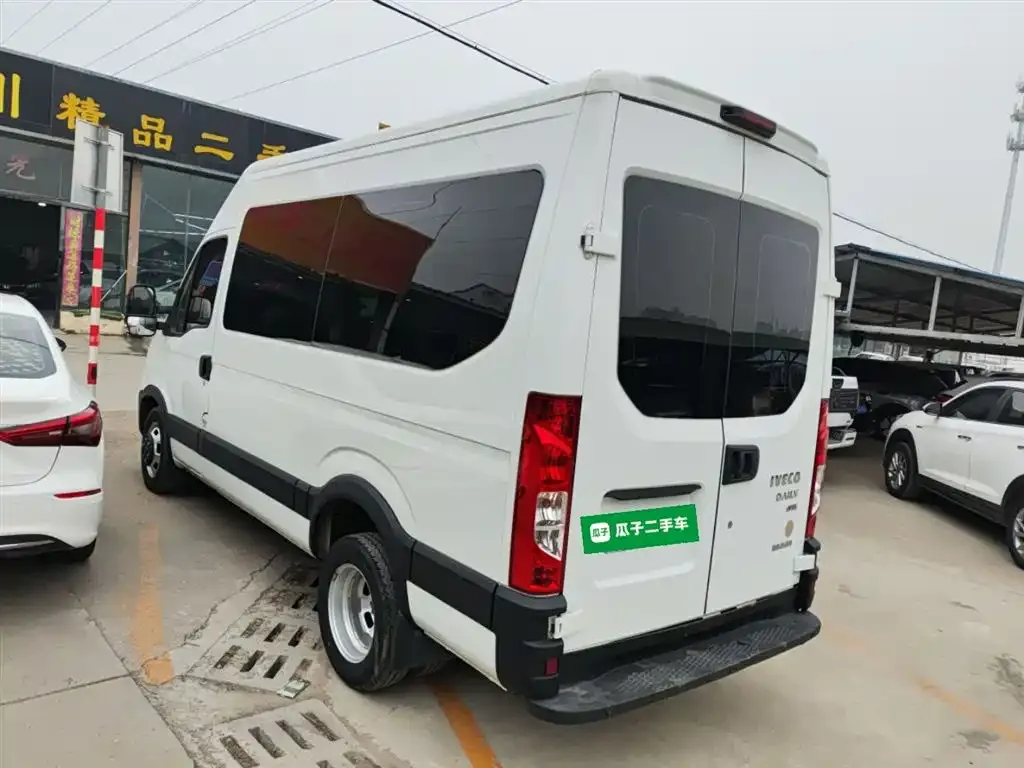 IVECO Ousheng — фото 2