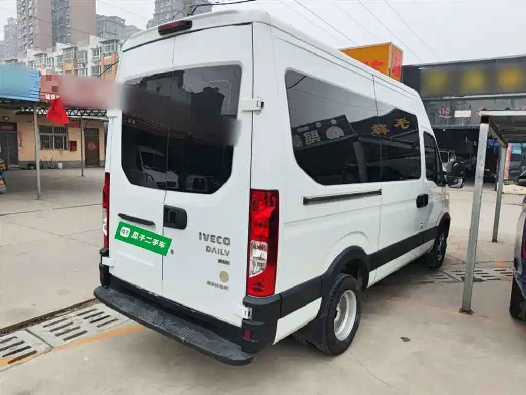 IVECO Ousheng — фото 7