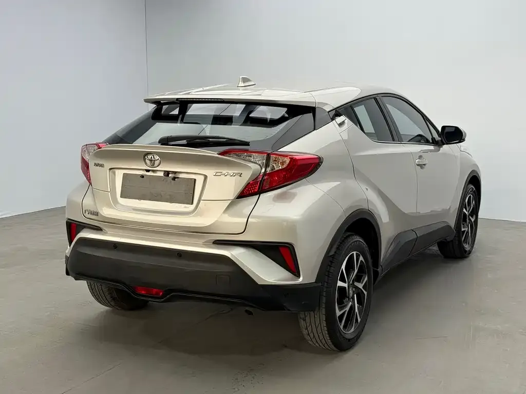 Toyota C-HR — фото 4