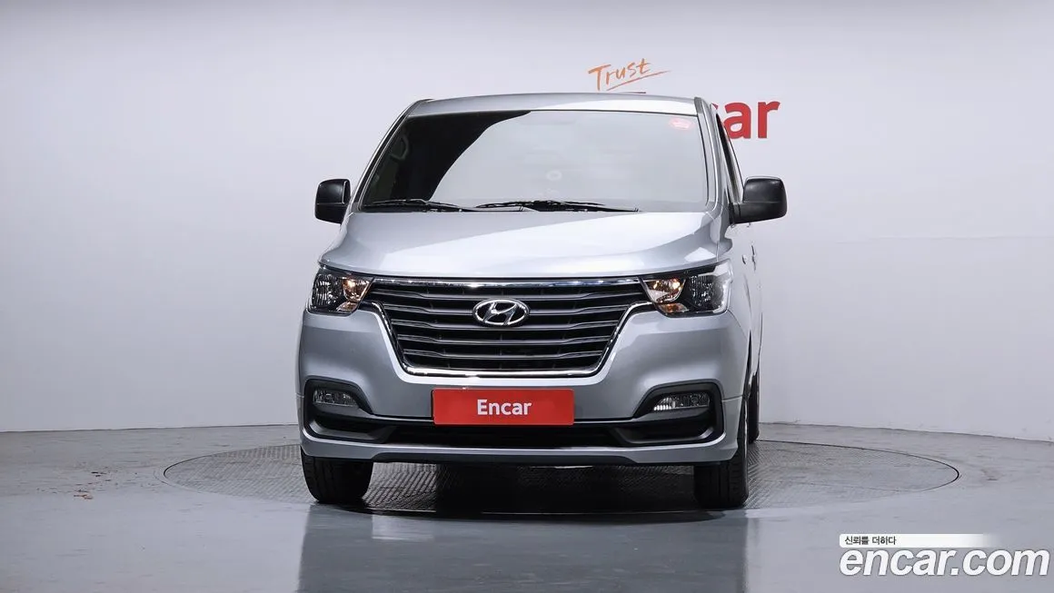 Hyundai Starex — фото 3