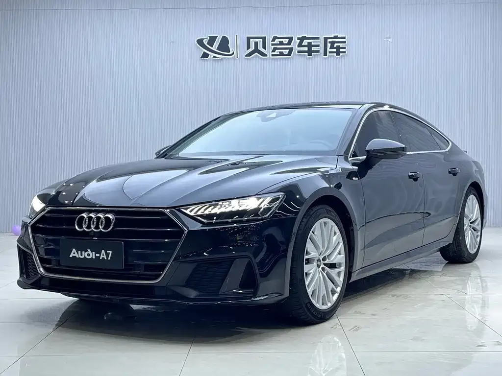 Audi A7 — фото 1