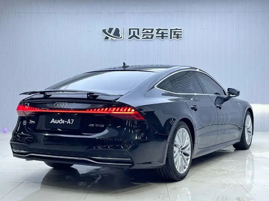 Audi A7 — фото 7