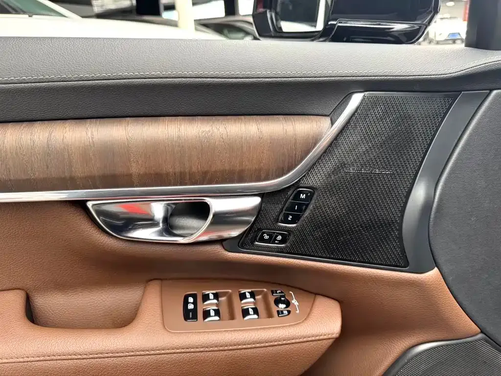 Volvo S90 — фото 8