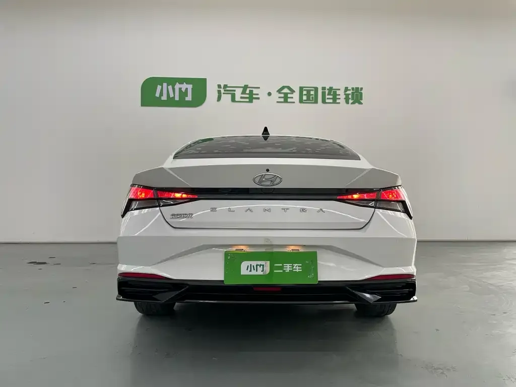 Hyundai Elantra — фото 2
