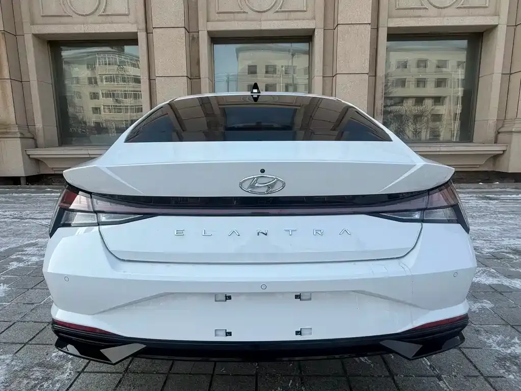 Hyundai Elantra — фото 6