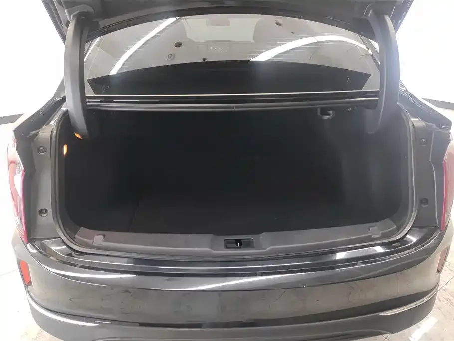 Hongqi E-QM5 — фото 2
