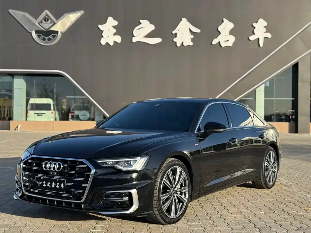 Audi A6L — фото 1