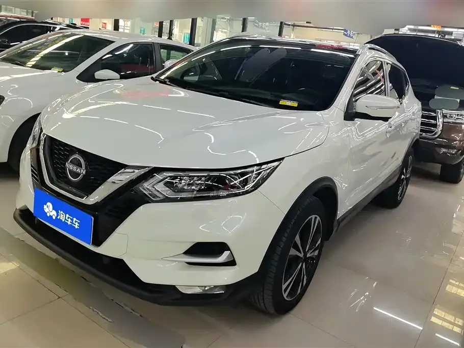 Nissan Qashqai — фото 1