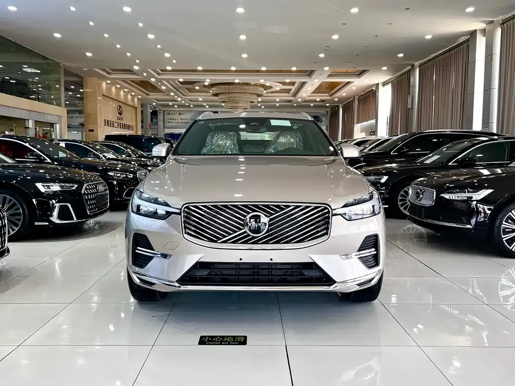 Volvo XC60 — фото 2
