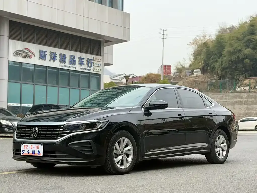 Volkswagen Passat — фото 1