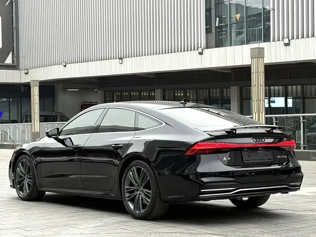 Audi A7 — фото 8