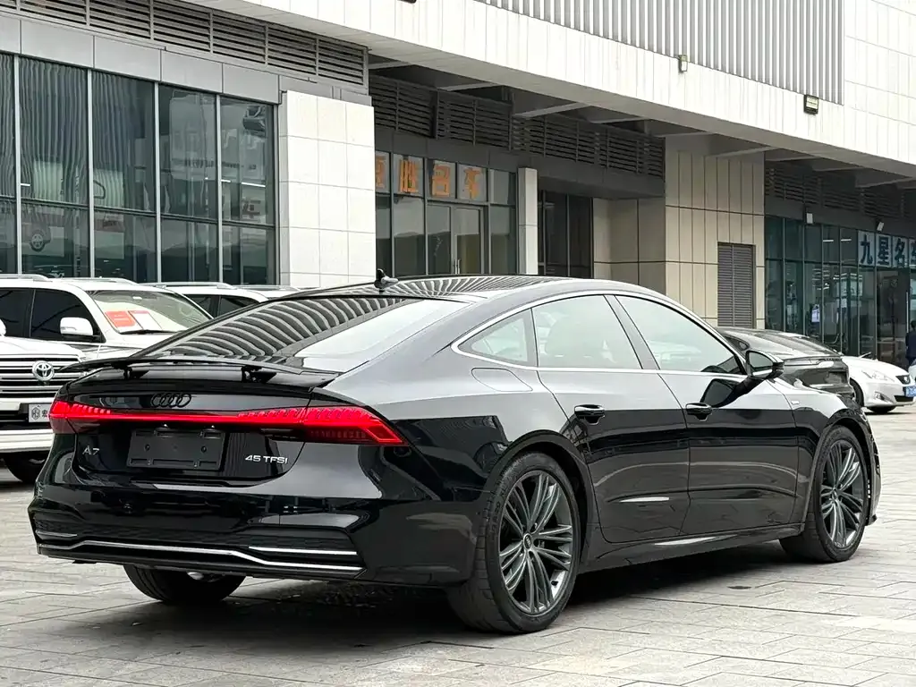 Audi A7 — фото 9
