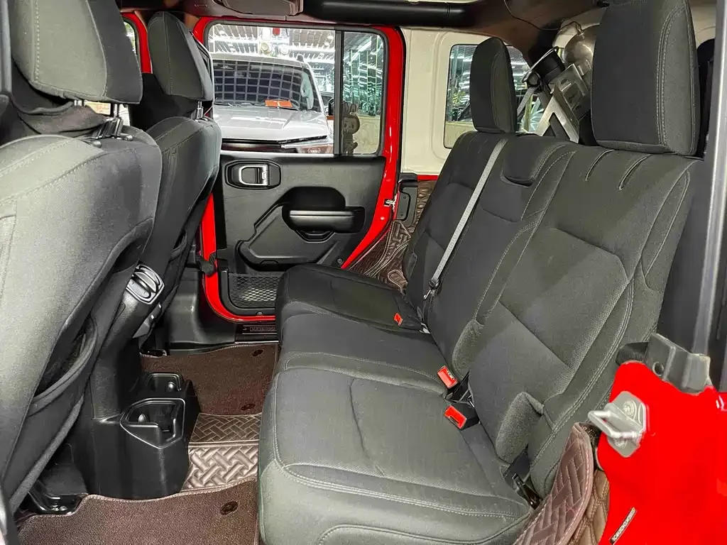 Jeep Wrangler — фото 3