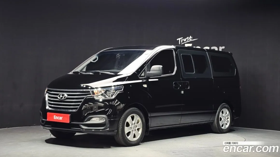 Hyundai Starex — фото 1