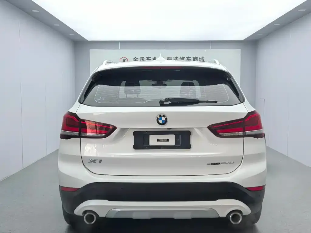 BMW X1 — фото 7