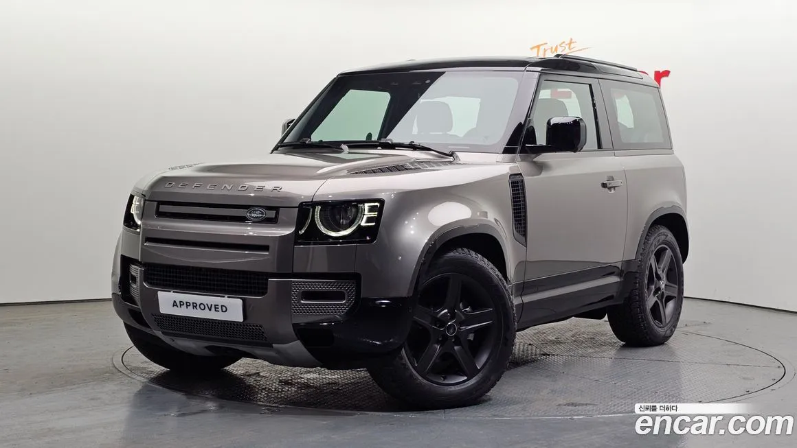 Land Rover Defender — фото 1