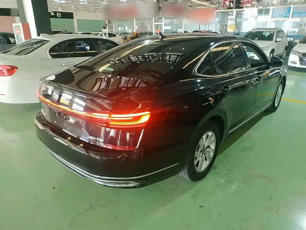 Volkswagen Passat — фото 7